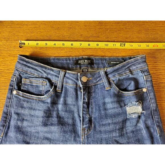 Judy Blue 7/28 MID Rise Skinny Jeans Blue Distressed FRAY RAW Hems Stretch - Picture 9 of 13